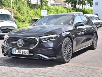 Mercedes-Benz E 220 d T-Modell AMG Panorama Distronic 360° AHK