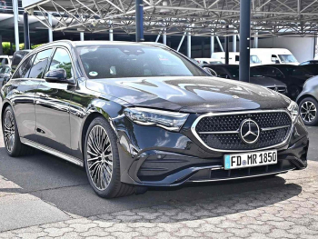 Mercedes-Benz E 220 d T-Modell AMG Panorama Distronic 360° AHK