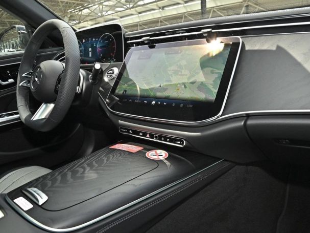 Mercedes-Benz E 220 d T-Modell AMG Panorama Distronic 360° AHK