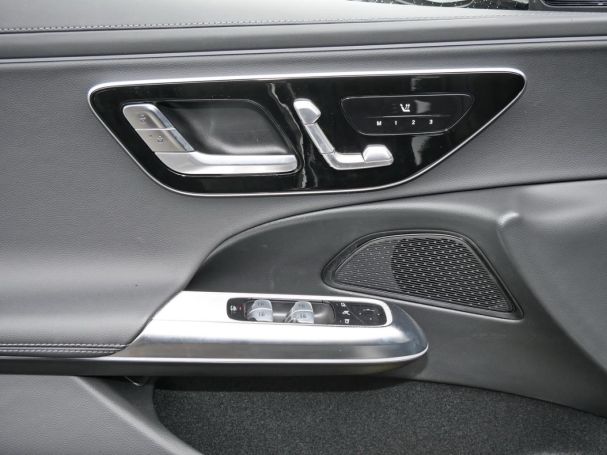 Mercedes-Benz E 220 d T AMG MBUXNavi Distronic Memory 360°