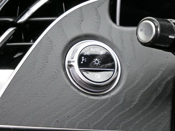 Mercedes-Benz E 220 d T AMG MBUXNavi Distronic Memory 360°