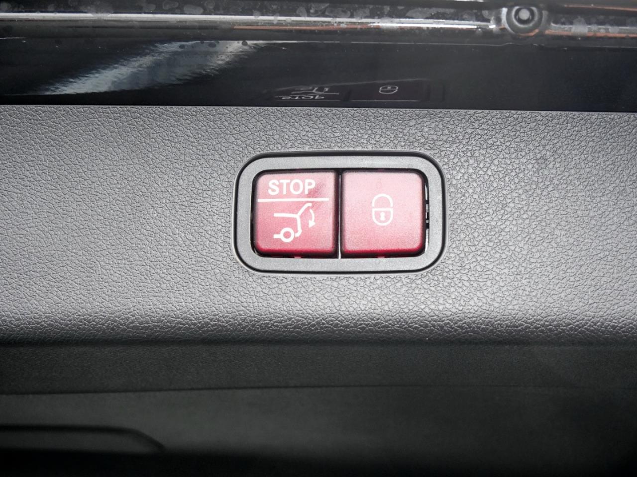 Mercedes-Benz E 220 d T AMG MBUXNavi Distronic Memory 360°