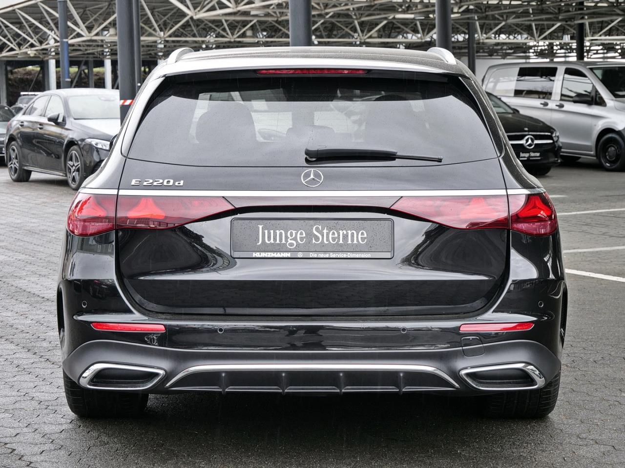 Mercedes-Benz E 220 d T AMG MBUXNavi Distronic Memory 360°