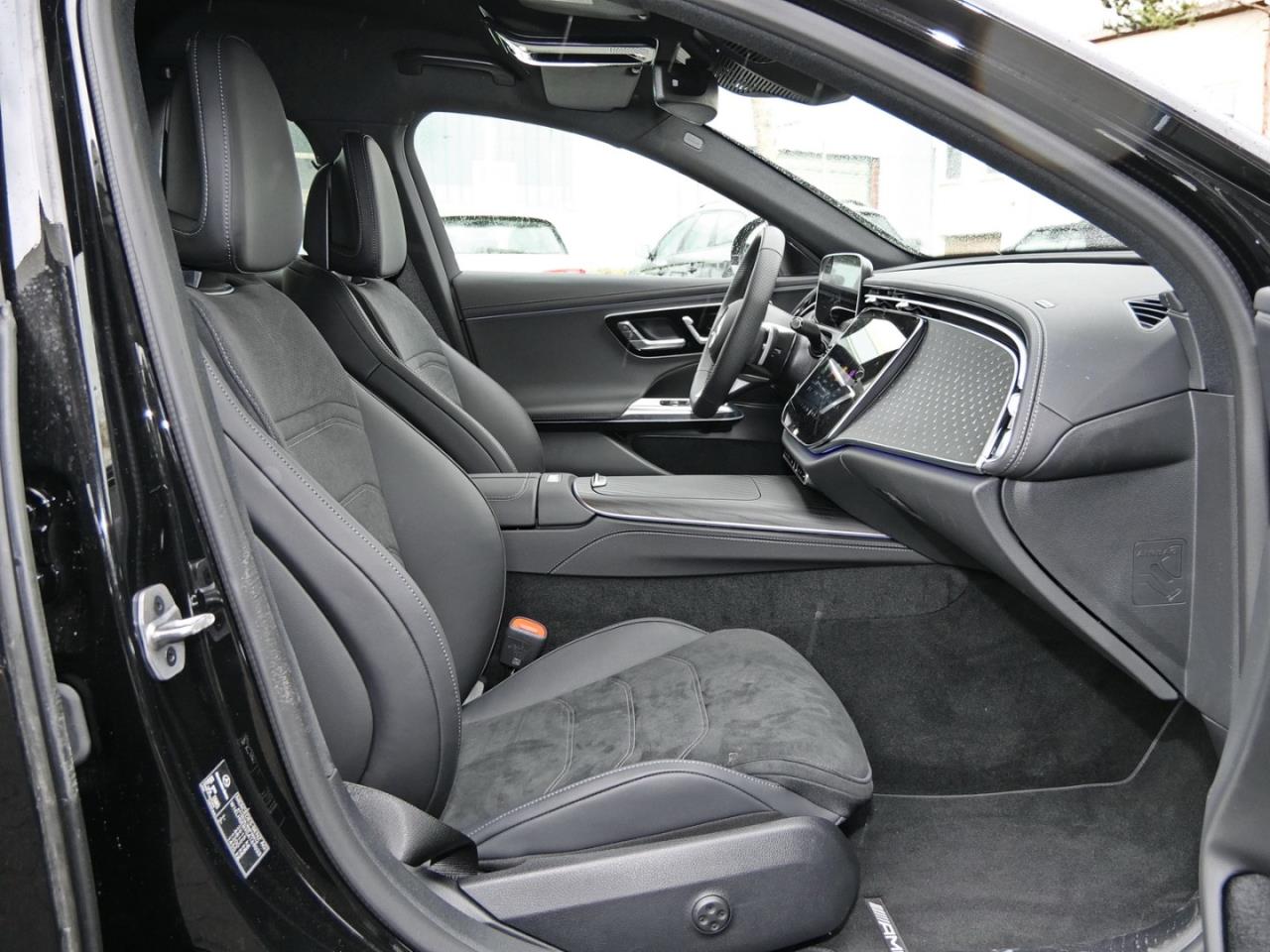 Mercedes-Benz E 220 d T AMG MBUXNavi Distronic Memory 360°