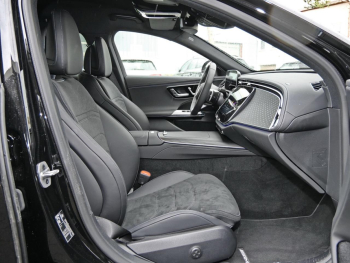Mercedes-Benz E 220 d T AMG MBUXNavi Distronic Memory 360°