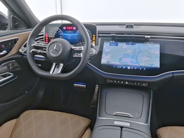 Mercedes-Benz E 300 de 4M T AMG Night Panorama Distronic AHK Mercedes-Benz E 300 de 4M T AMG Night Panorama Distronic AHK