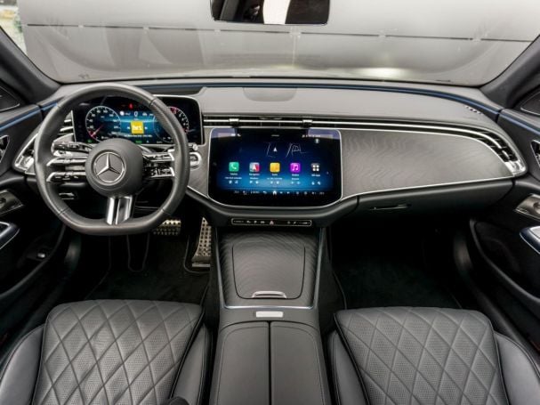 Mercedes-Benz E 300 de 4M T AMG Distronic Panorama Burmester
