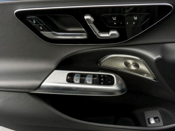 Mercedes-Benz E 300 de 4M T AMG Distronic Panorama Burmester Mercedes-Benz E 300 de 4M T AMG Distronic Panorama Burmester