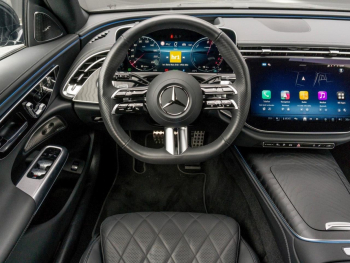 Mercedes-Benz E 300 de 4M T AMG Distronic Panorama Burmester
