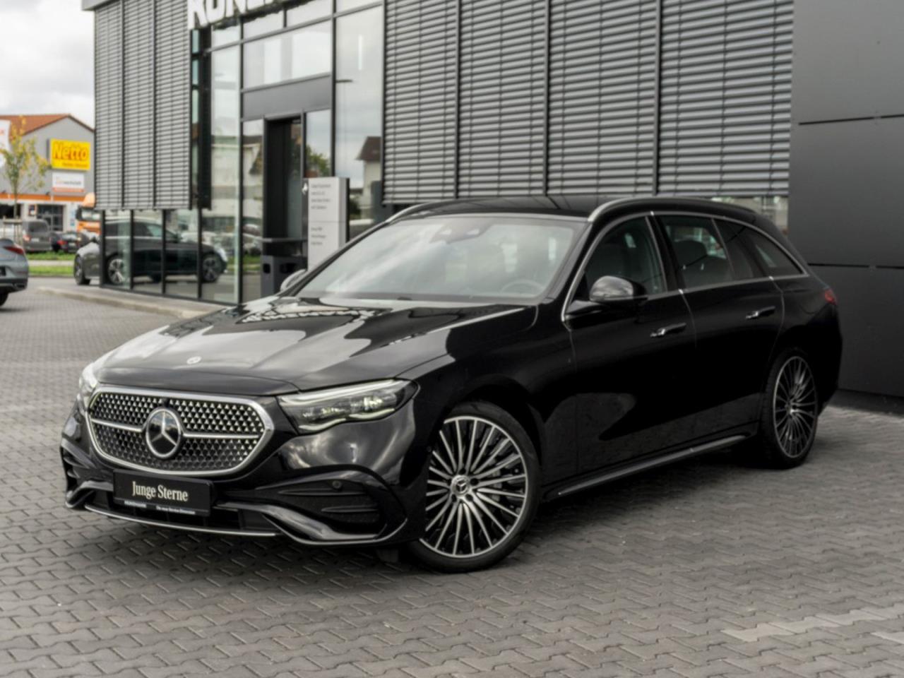 Mercedes-Benz E 300 de 4M T AMG Distronic Panorama Burmester Mercedes-Benz E 300 de 4M T AMG Distronic Panorama Burmester