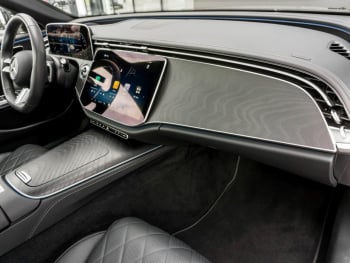 Mercedes-Benz E 300 de 4M T AMG Distronic Panorama Burmester Mercedes-Benz E 300 de 4M T AMG Distronic Panorama Burmester