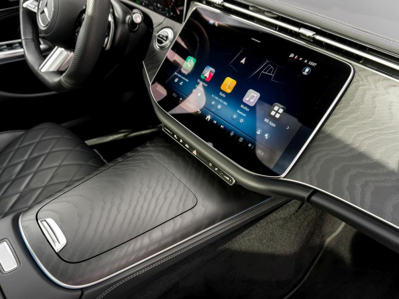 Mercedes-Benz E 300 de 4M T AMG Distronic Panorama Burmester