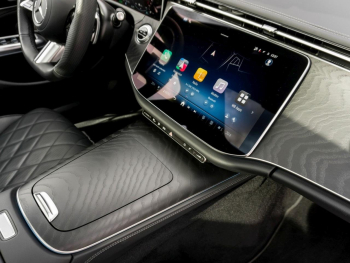 Mercedes-Benz E 300 de 4M T AMG Distronic Panorama Burmester