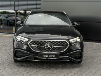 Mercedes-Benz E 300 de 4M T AMG Distronic Panorama Burmester