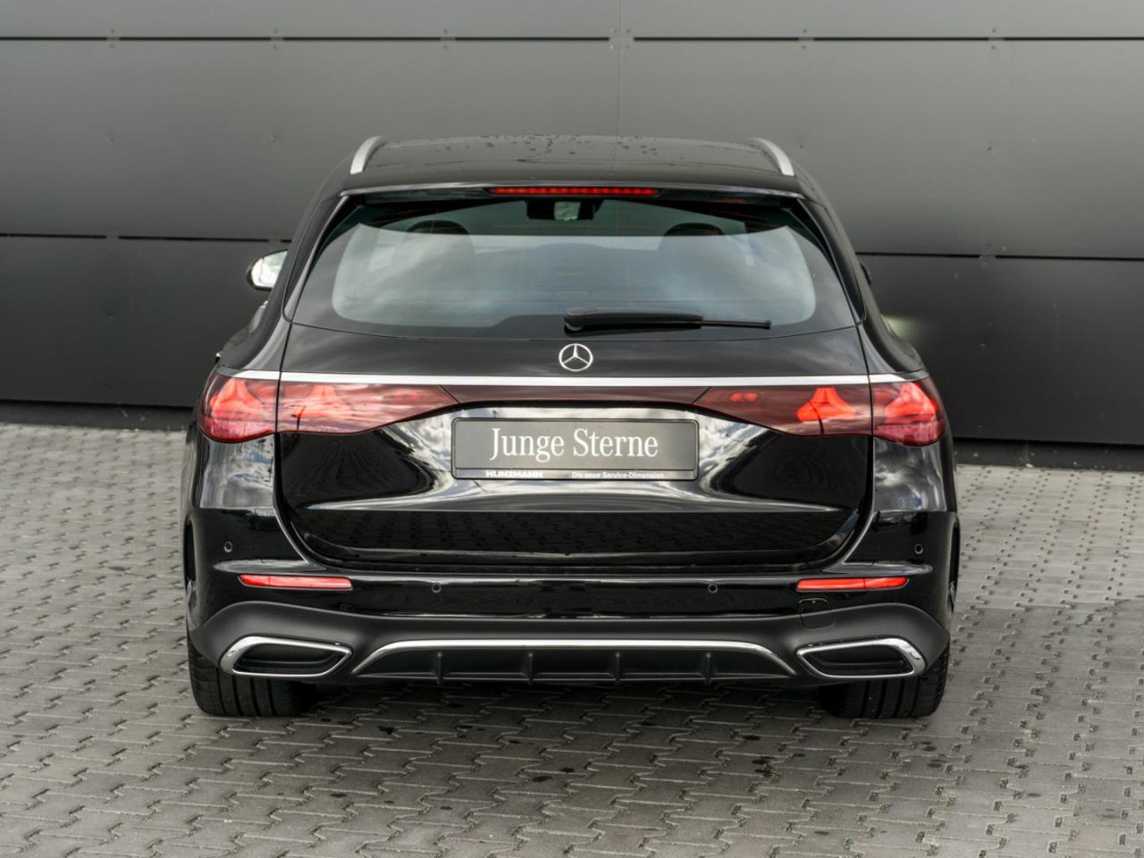 Mercedes-Benz E 300 de 4M T AMG Distronic Panorama Burmester Mercedes-Benz E 300 de 4M T AMG Distronic Panorama Burmester