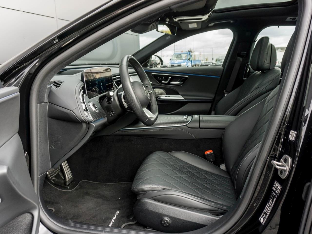 Mercedes-Benz E 300 de 4M T AMG Distronic Panorama Burmester