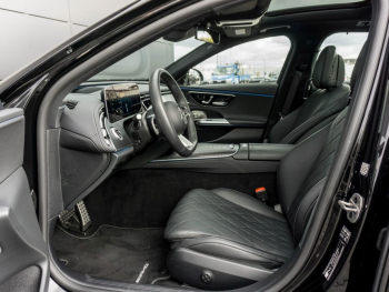 Mercedes-Benz E 300 de 4M T AMG Distronic Panorama Burmester