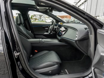 Mercedes-Benz E 300 de 4M T AMG Distronic Panorama Burmester Mercedes-Benz E 300 de 4M T AMG Distronic Panorama Burmester