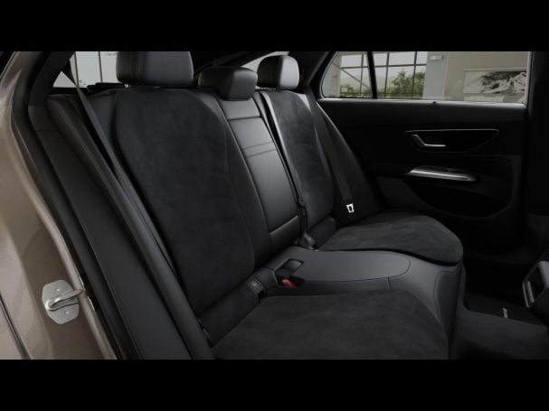 Mercedes-Benz E 300 de 4M T AMG Night Distronic AHK Panorama Mercedes-Benz E 300 de 4M T AMG Night Distronic AHK Panorama