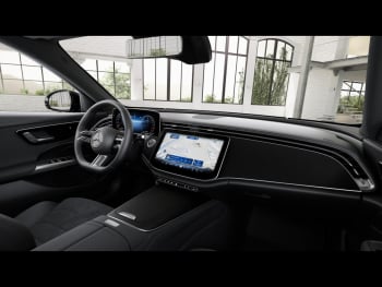 Mercedes-Benz E 300 de 4M T AMG Night Distronic AHK Panorama