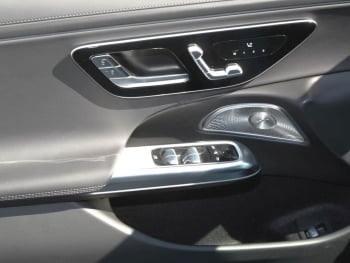 Mercedes-Benz E 300 de 4MATIC T-Modell  AMG Night Panorama AHK