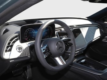 Mercedes-Benz E 300 de 4MATIC T-Modell  AMG Night Panorama AHK