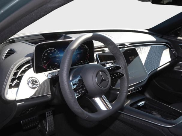 Mercedes-Benz E 300 de 4MATIC T-Modell AMG Night Panorama AHK Mercedes-Benz E 300 de 4MATIC T-Modell AMG Night Panorama AHK