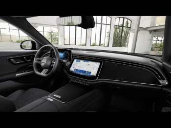 Mercedes-Benz E 300 de T AMG Distronic Panorama Burmester AHK
