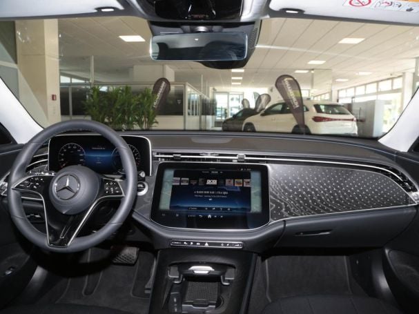 Mercedes-Benz E 300 de T Avantgarde Panorama 360° Memory ParkP Mercedes-Benz E 300 de T Avantgarde Panorama 360° Memory ParkP