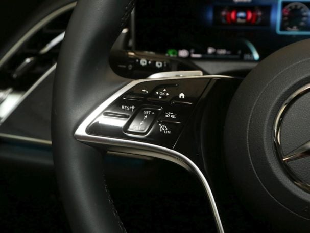 Mercedes-Benz E 300 de T Avantgarde Panorama 360° Memory ParkP Mercedes-Benz E 300 de T Avantgarde Panorama 360° Memory ParkP