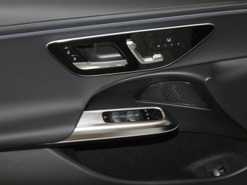 Mercedes-Benz E 300 de T Avantgarde Panorama 360° Memory ParkP