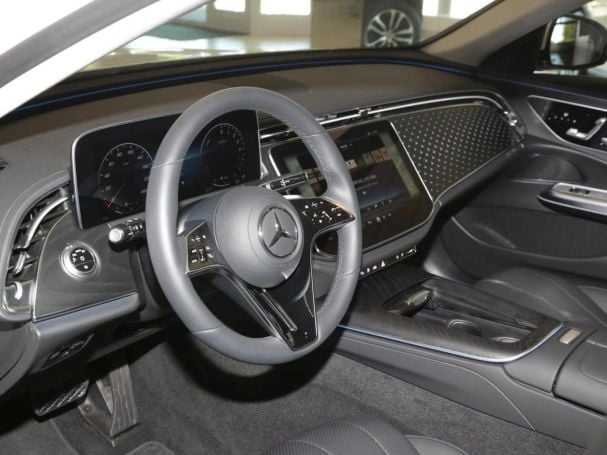 Mercedes-Benz E 300 de T Avantgarde Panorama 360° Memory ParkP Mercedes-Benz E 300 de T Avantgarde Panorama 360° Memory ParkP