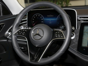 Mercedes-Benz E 300 de T Avantgarde Panorama 360° Memory ParkP