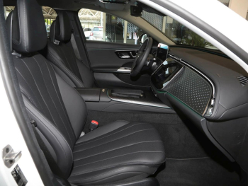 Mercedes-Benz E 300 de T Avantgarde Panorama 360° Memory ParkP