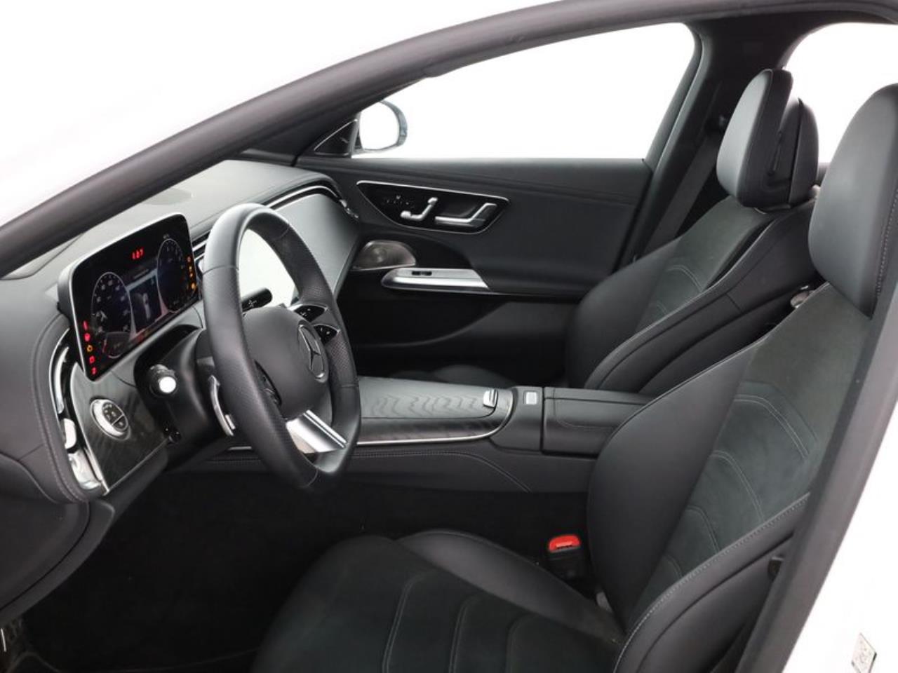 Mercedes-Benz E 300 de T AMG Distronic HUD 360° SpurhalteP AHK