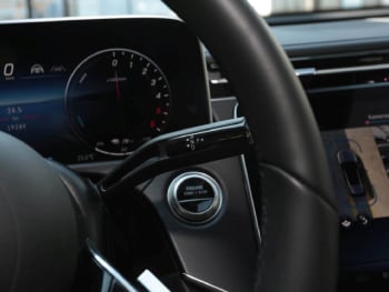 Mercedes-Benz E 300 de T Avantgarde Distronic AHK Memory 360°