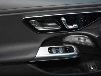 Mercedes-Benz E 300 de T Avantgarde Distronic AHK Memory 360°