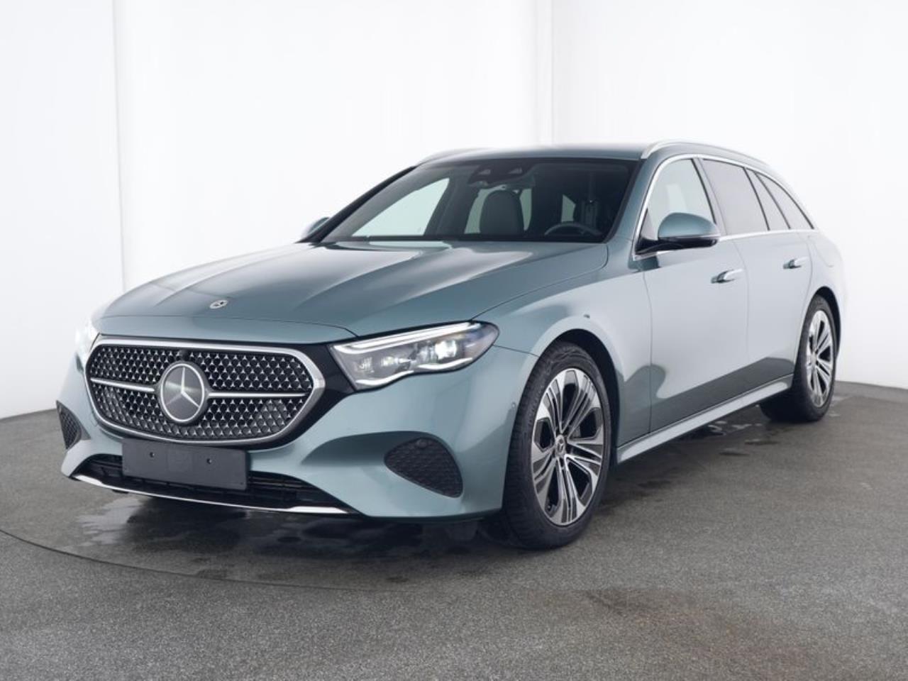 Mercedes-Benz E 300 de T Avantgarde Distronic AHK Memory 360°