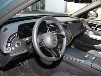 Mercedes-Benz E 300 de T Avantgarde Distronic AHK Memory 360°