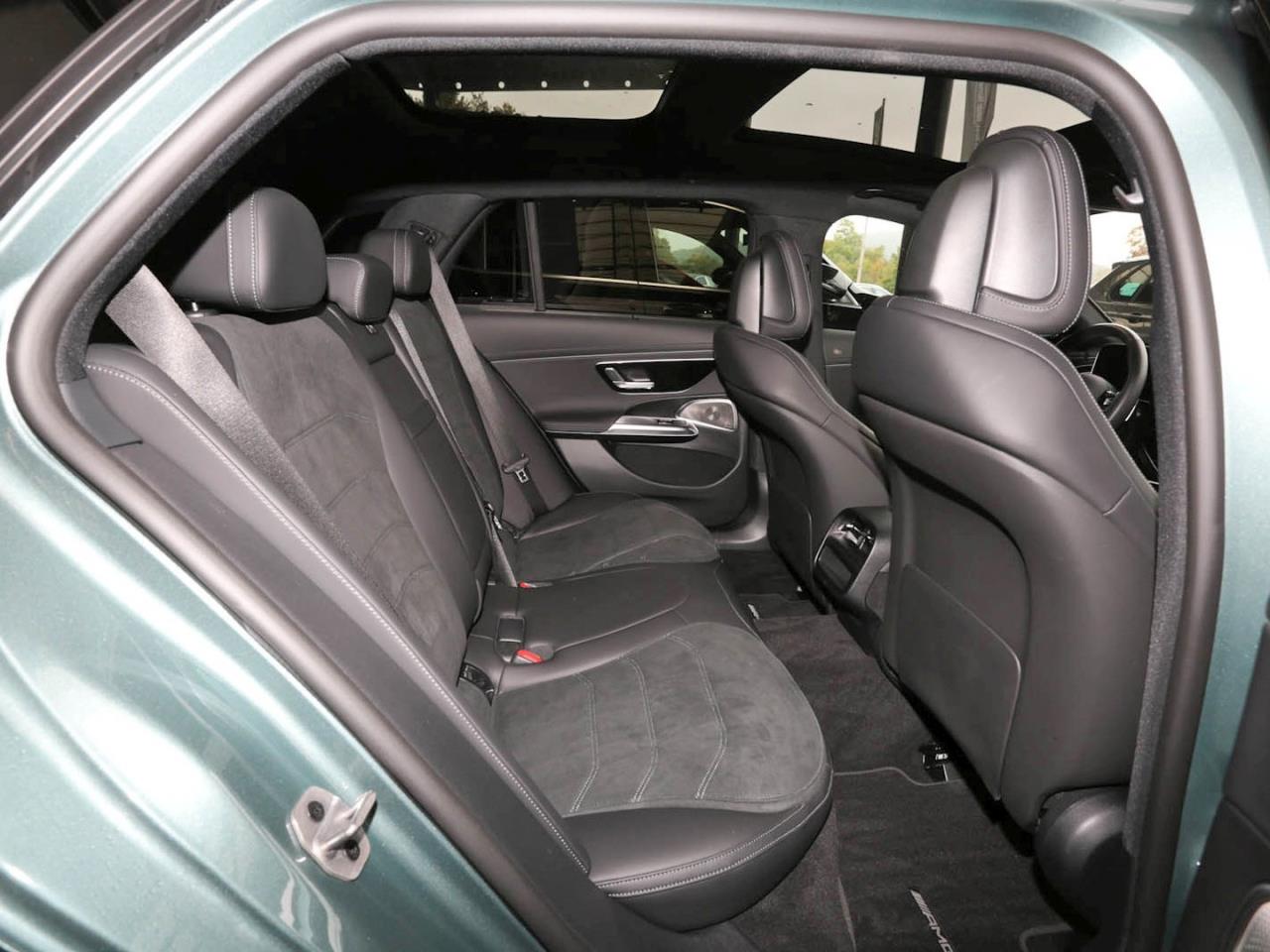 Mercedes-Benz E 300 de T AMG Night Panorama Kamera Keyless AHK