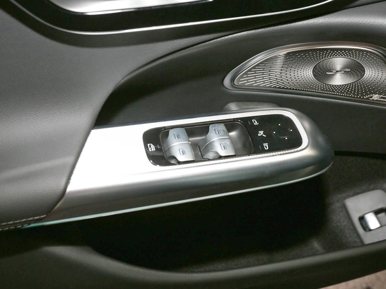 Mercedes-Benz E 300 de T AMG Night Panorama Kamera Keyless AHK