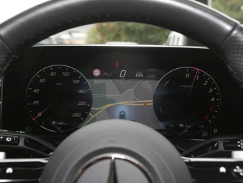 Mercedes-Benz E 300 de T AMG Night Panorama Kamera Keyless AHK