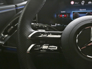 Mercedes-Benz E 300 de T AMG Night Panorama Kamera Keyless AHK