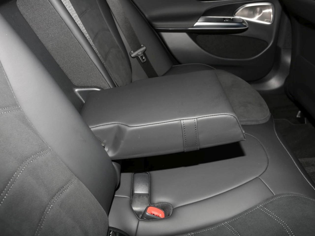 Mercedes-Benz E 300 de T AMG Night Panorama Kamera Keyless AHK Mercedes-Benz E 300 de T AMG Night Panorama Kamera Keyless AHK