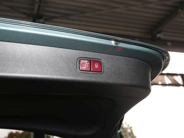Mercedes-Benz E 300 de T AMG Night Panorama Kamera Keyless AHK Mercedes-Benz E 300 de T AMG Night Panorama Kamera Keyless AHK