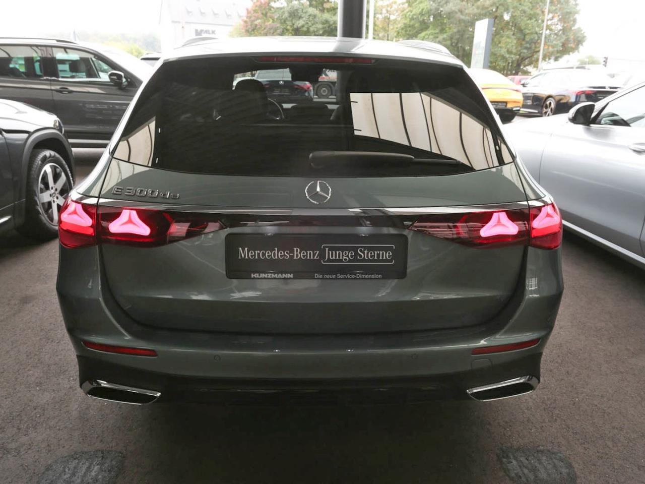 Mercedes-Benz E 300 de T AMG Night Panorama Kamera Keyless AHK