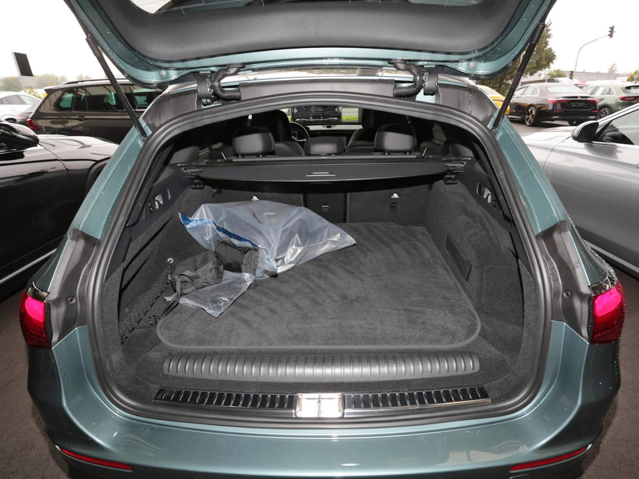 Mercedes-Benz E 300 de T AMG Night Panorama Kamera Keyless AHK