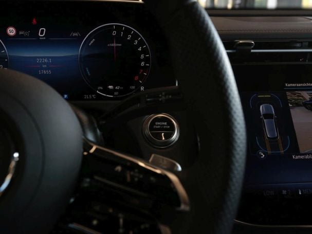 Mercedes-Benz E 300 e T AMG Night MBUX Distronic Panorama AHK