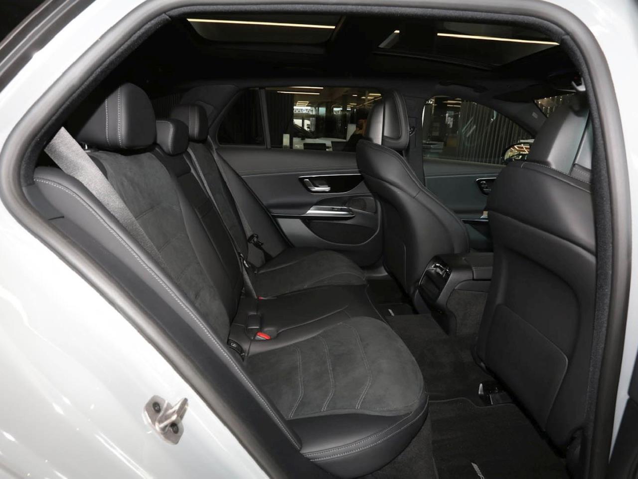 Mercedes-Benz E 300 e T AMG Night MBUX Distronic Panorama AHK