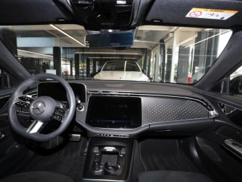 Mercedes-Benz E 300 e T AMG Night MBUX Distronic Panorama AHK